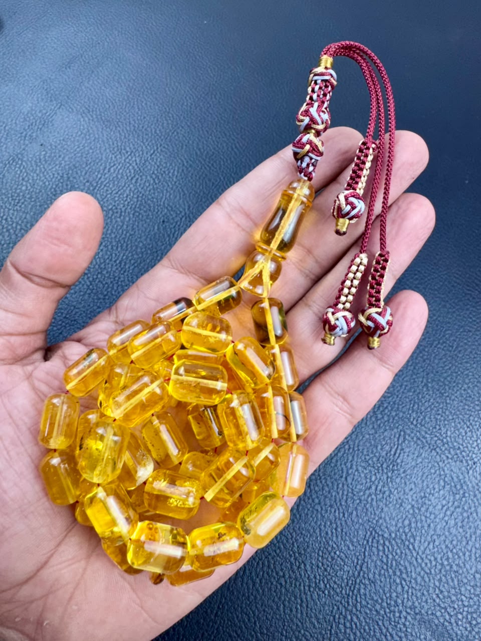 مسباح كهرمان طبيعي