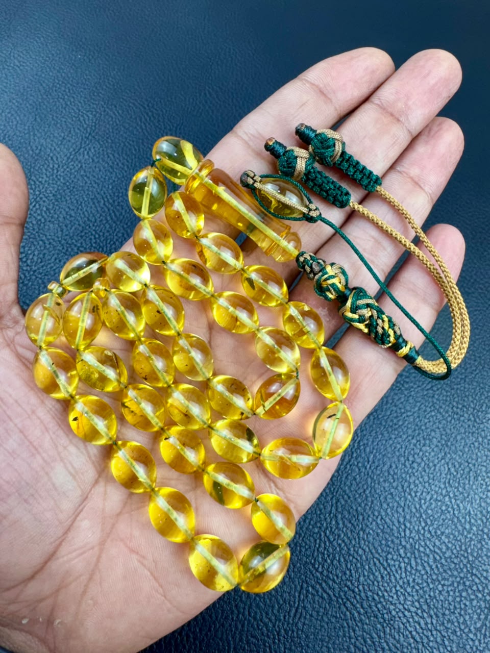 مسباح كهرمان طبيعي