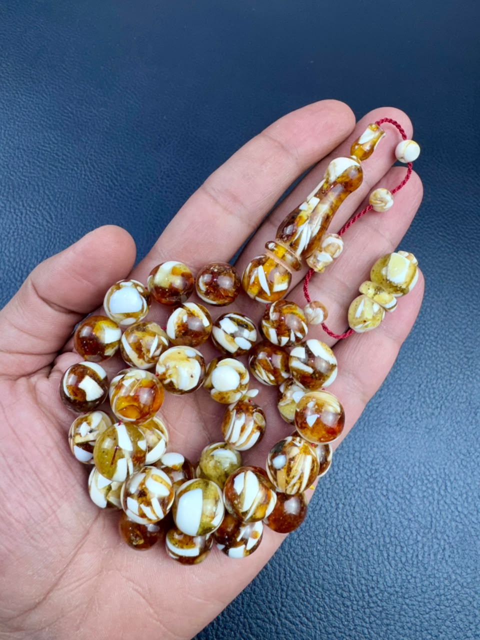 مسباح الكهرمان والعاج الطبيعي